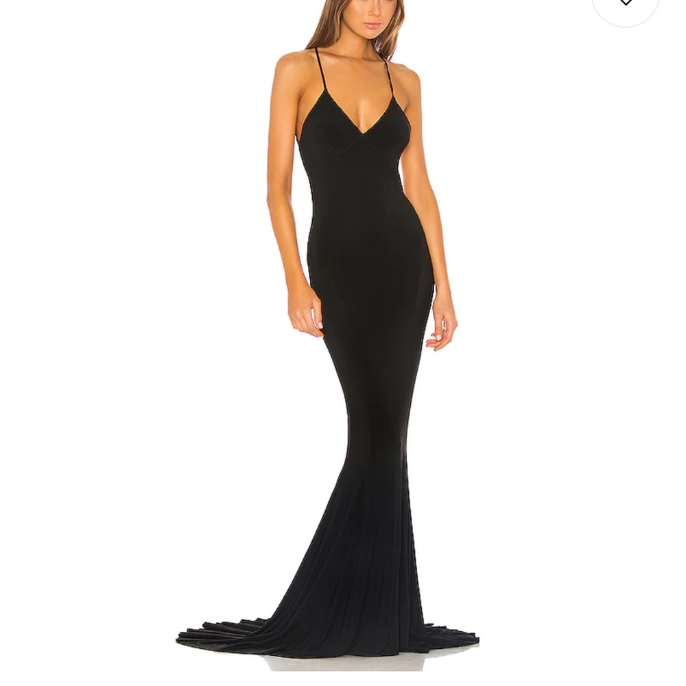 Low Back Slip Mermaid Fishtail Gown in Black size medium